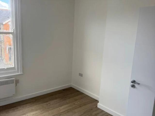 Flat for rent in New Malden, Greater London