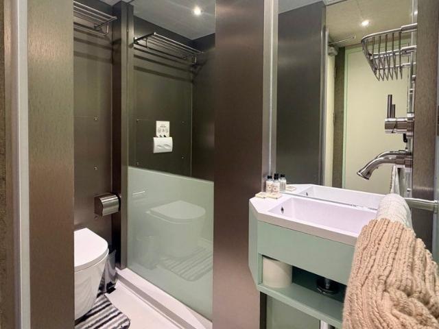 Flat for rent in London Borough of Ealing, Greater London