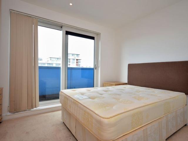 Flat for rent in Custom House, Greater London