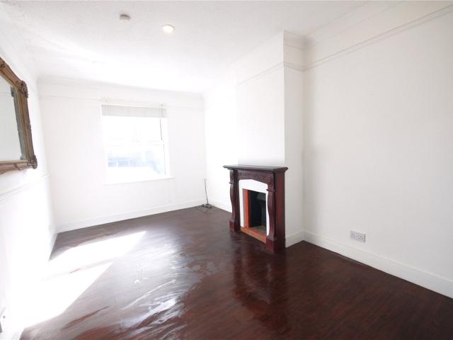 Flat for rent in Queens Park, Billericay