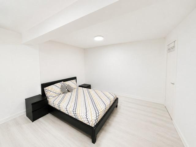 Flat for rent in London Borough of Merton, Collier's Wood