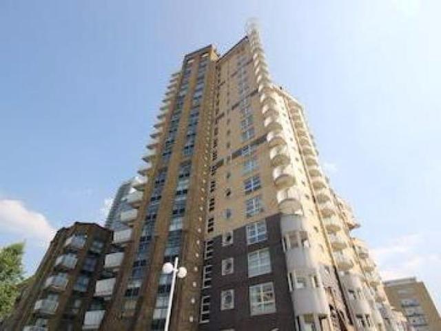 Flat for rent in Canary Wharf, Greater London
