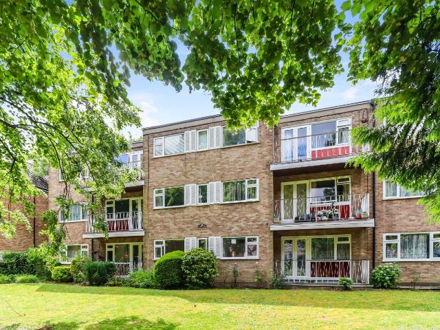 Flat for rent in London Borough of Harrow, Greater London