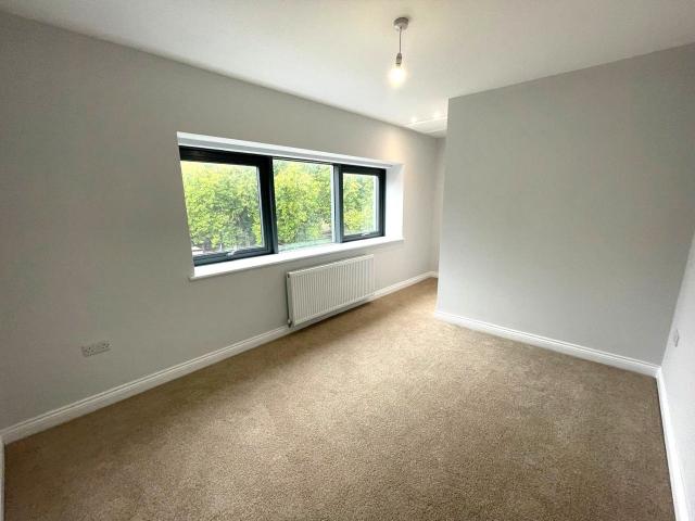 Flat for rent in Belle Isle, West Yorkshire