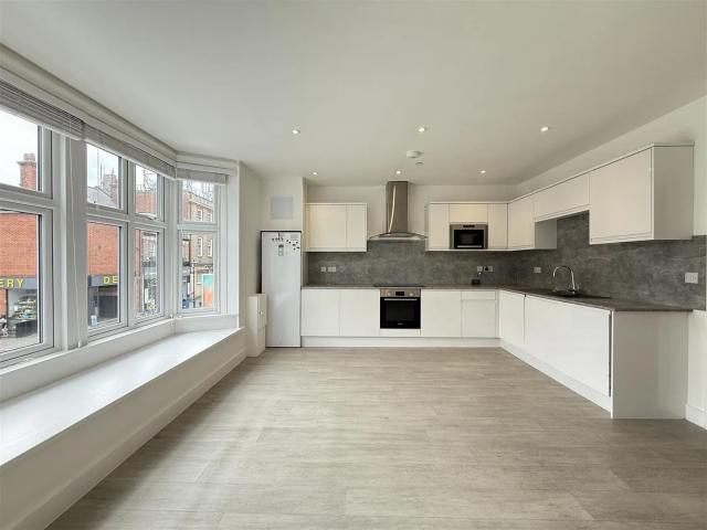 Flat for rent in Canford Cliffs, Poole