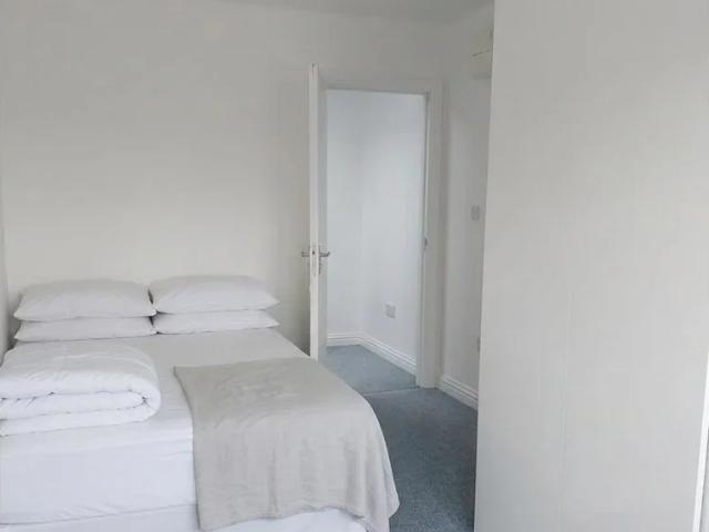 Flat for rent in South Stanmore, Greater London