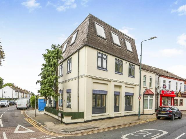 Flat for rent in The Wrythe, Greater London