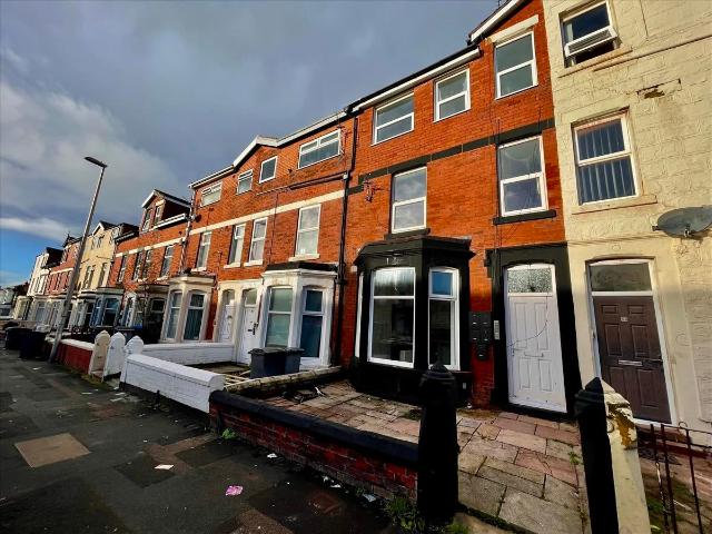 Flat for rent in Revoe, Blackpool
