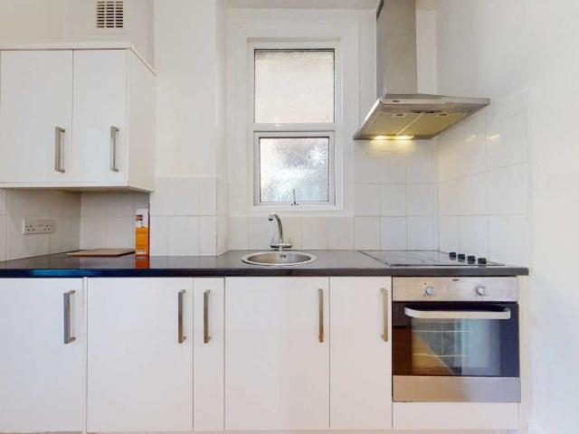 Flat for rent in London Borough of Lambeth, Greater London