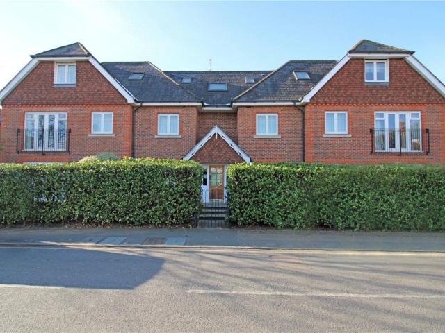Apartment for rent in Addlestone, Runnymede