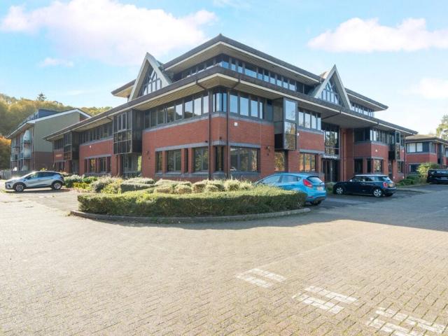 Flat for rent in Catteshall, Waverley