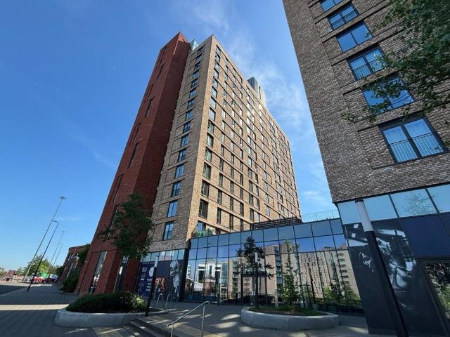 Flat for rent in Sale Moor, Trafford Park