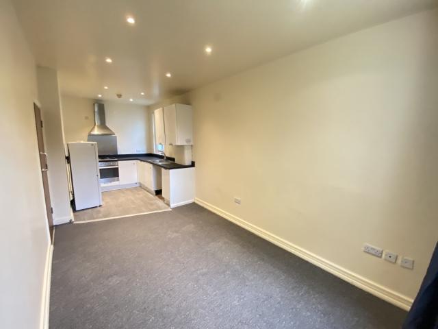 Flat for rent in Claughton, Birkenhead