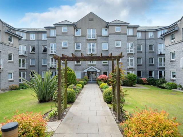 Flat for rent in Ferryhill, Ballindoch