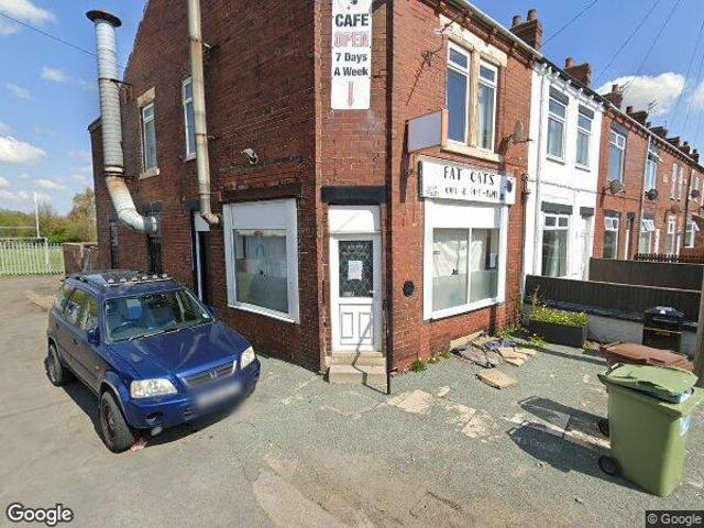 Flat for rent in Featherstone, Streethouse