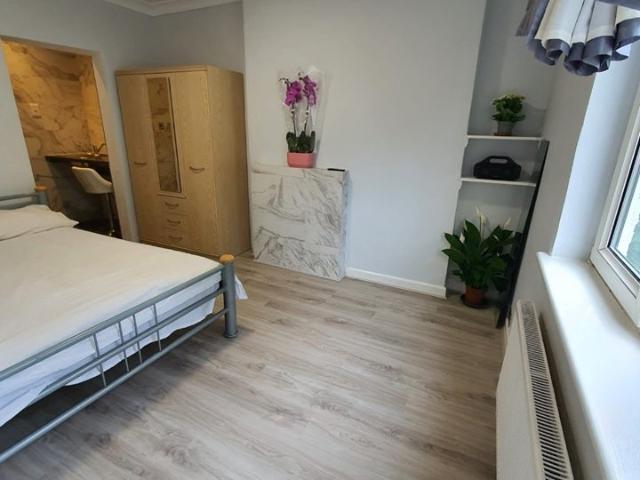 Flat for rent in South Stanmore, Little Stanmore