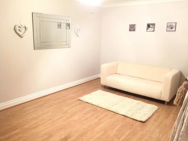 Flat for rent in Slough