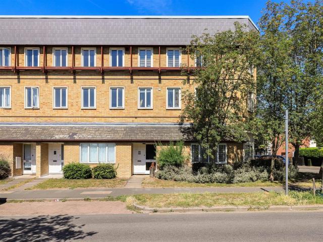 Flat for rent in Barnwell, Arbury