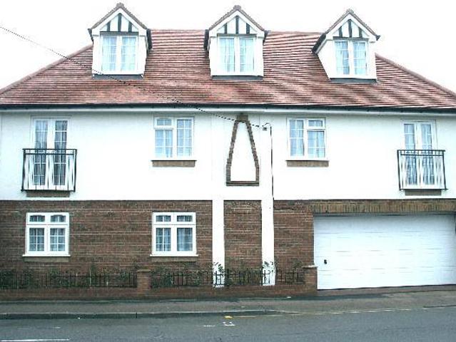 Flat for rent in Elstree and Borehamwood, Borehamwood