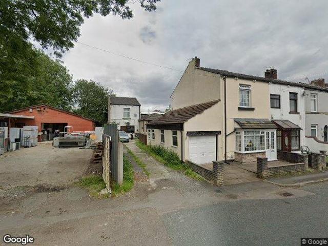 Flat for rent in Hollinwood, Pendock