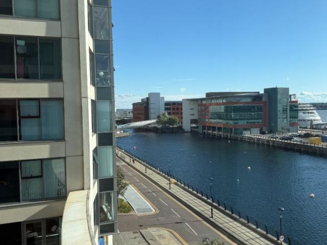 Flat for rent in Calderstones
