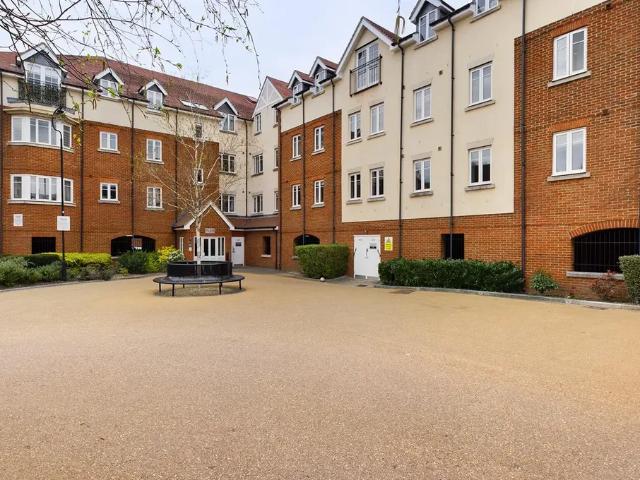 Flat for rent in King's Walden, Hertfordshire