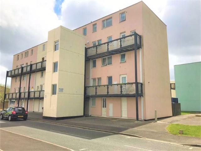 Flat for rent in Rowner, Middlecroft