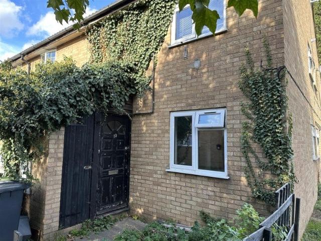 Flat for rent in Welland, Peterborough