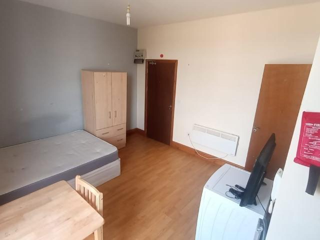 Flat for rent in London, London Borough of Merton