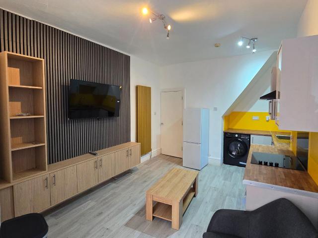 Flat for rent in Parrs Wood, Georgia