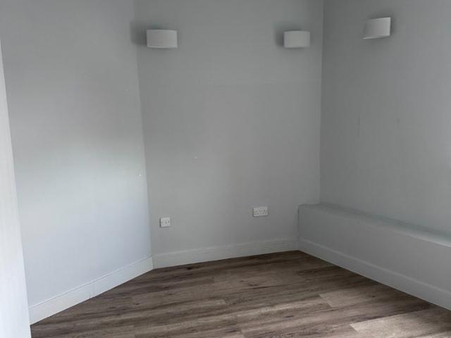 Flat for rent in London Borough of Wandsworth, Greater London