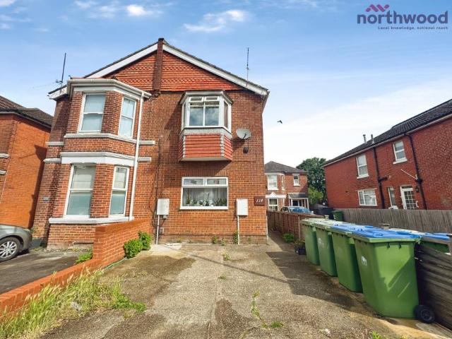 Flat for rent in Shirley Park, City Of Southampton