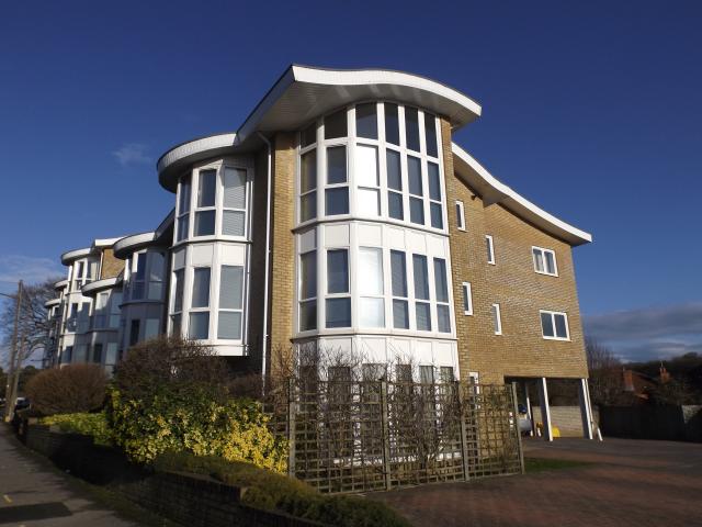 Flat for rent in Bassett, Southampton