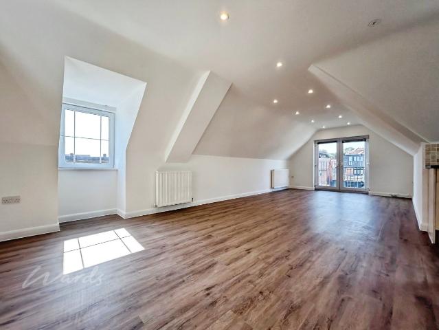 Flat for rent in Brook Street, Bourne Vale