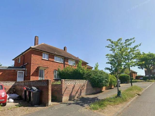Flat for rent in London Borough of Croydon, Greater London