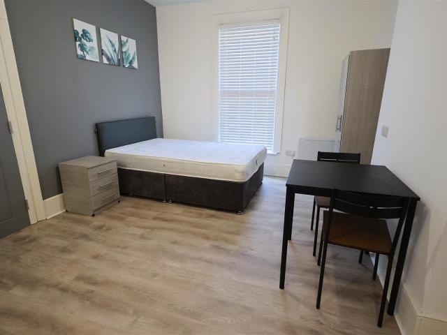 Flat for rent in Sally Port Gardens, Gillingham