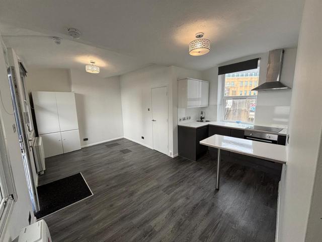 Flat for rent in Round Hill, Brighton
