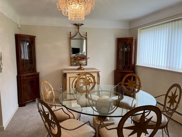 Flat for rent in Woolton, Calderstones