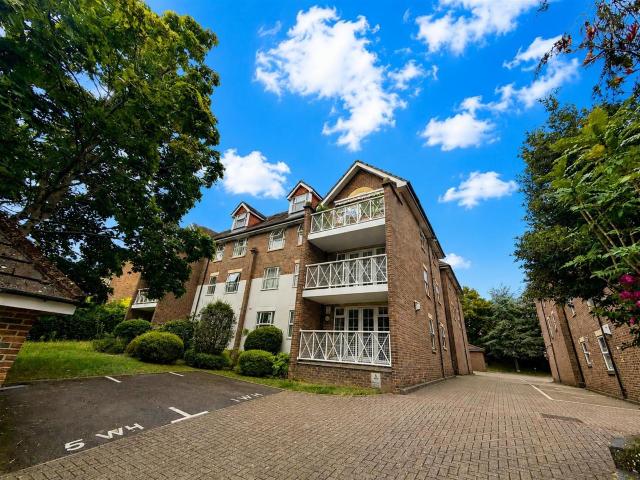 Flat for rent in Westwood Park, City Of Southampton