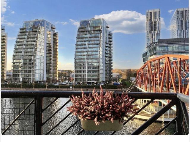 Flat for rent in Salford Quays, Salford