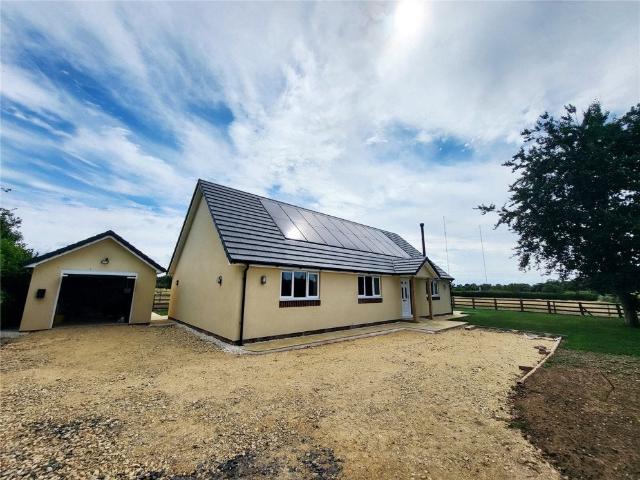 Flat for rent in Dodderhill, Crookhill