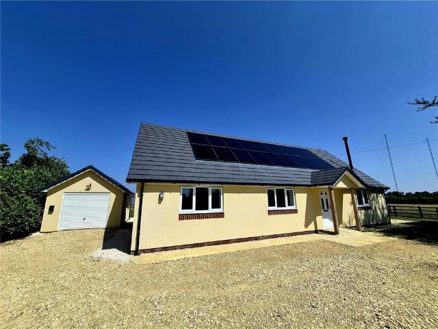 Flat for rent in Dodderhill, Crookhill