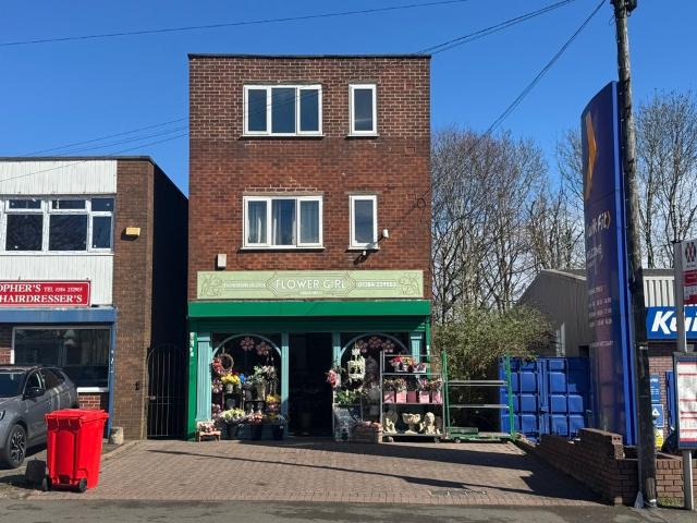 Flat for rent in Dixons Green, West Midlands