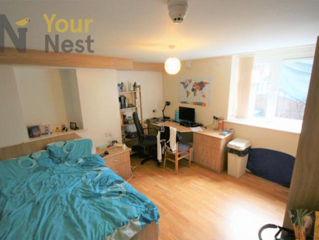Flat for rent in Headingley Hill, Headingley