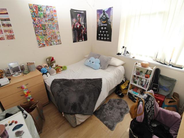 Flat for rent in Pontypridd, Wales