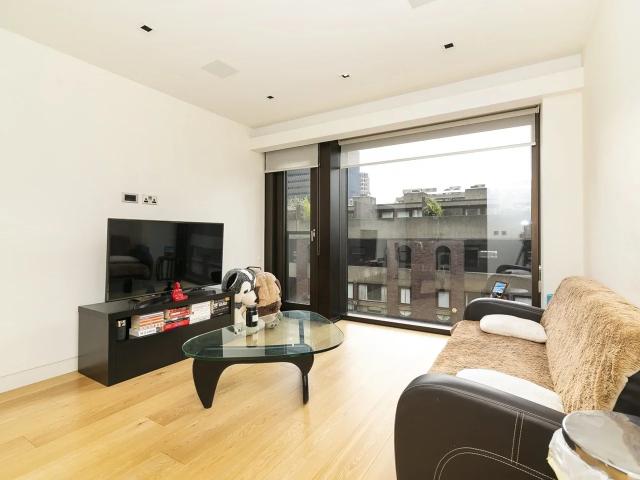 Flat for rent in Lyons, Greater London