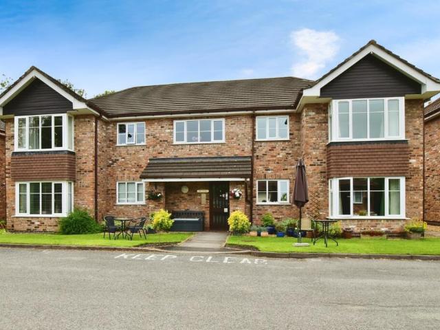 Flat for rent in Fulshaw Park, Wilmslow
