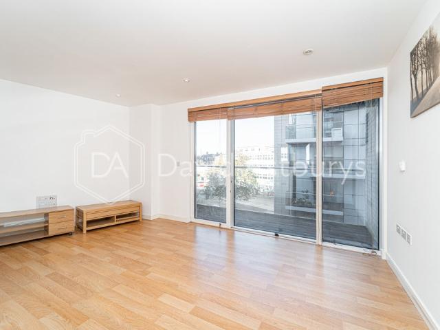 Flat for rent in Woodberry Down, Greater London