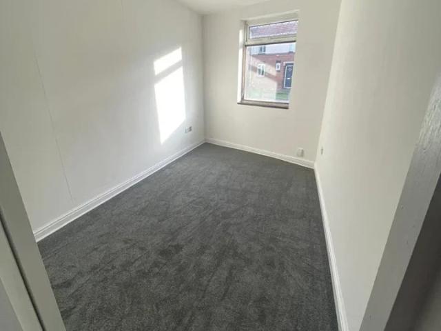 Flat for rent in Balby, South Yorkshire