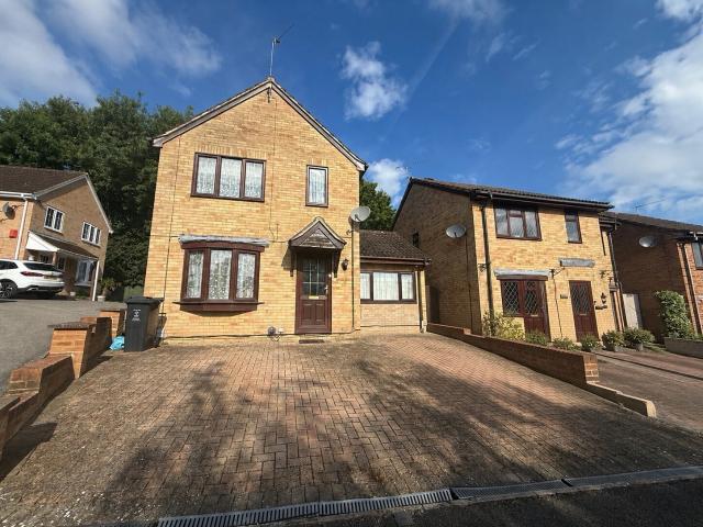 Flat for rent in Woodhall Park, Rodbourne
